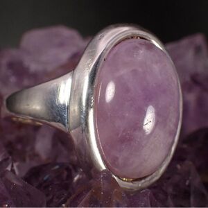 Elegant Silver and Purple Stone Ring